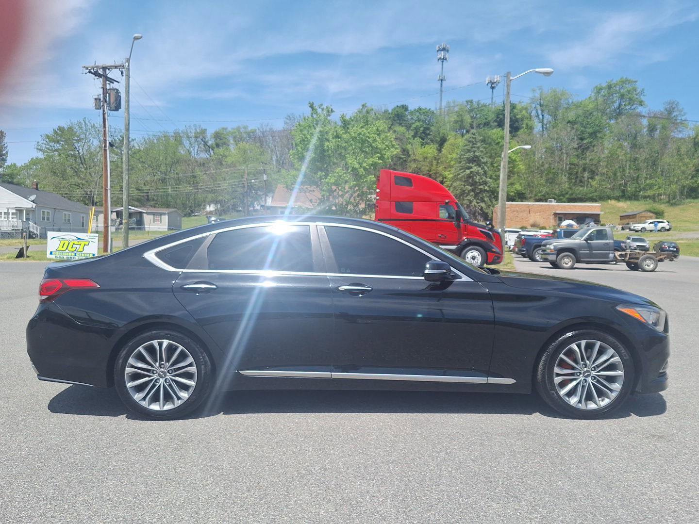 Used 2017 Genesis G80 3.8 RWD image 2