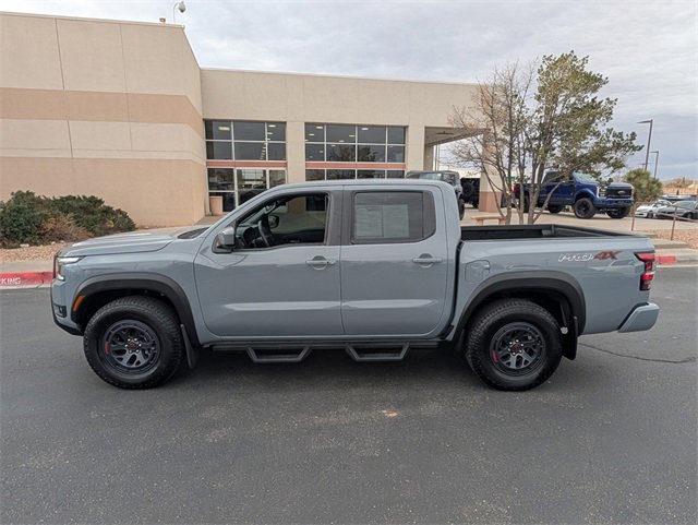 Used 2025 Nissan Frontier PRO-4X image 3