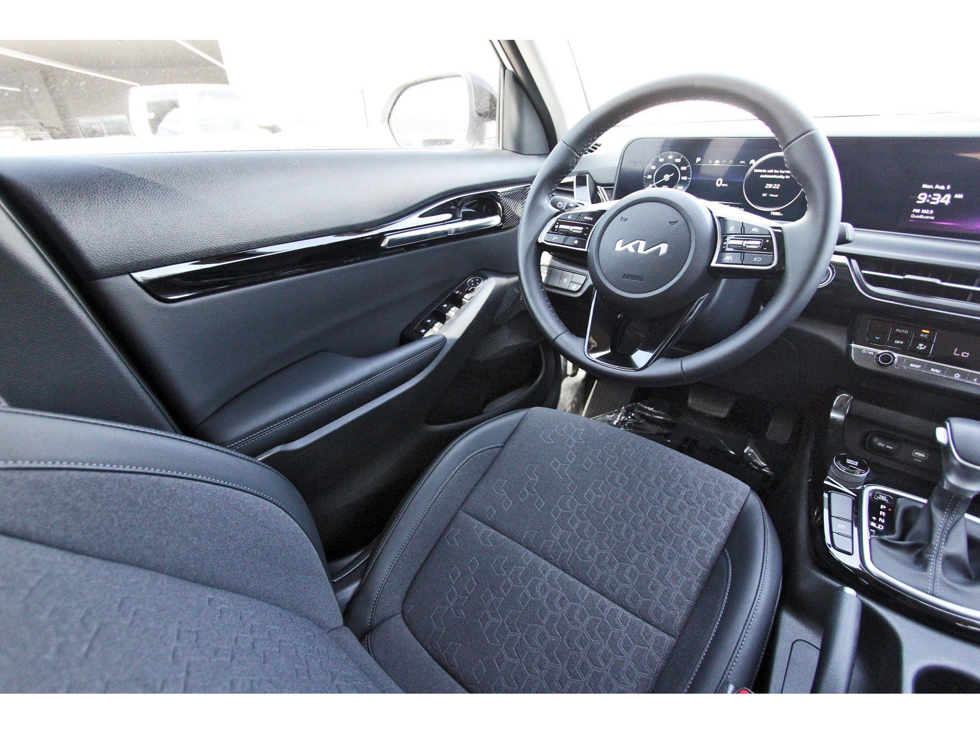 Certified 2024 Kia Seltos S FWD image 9