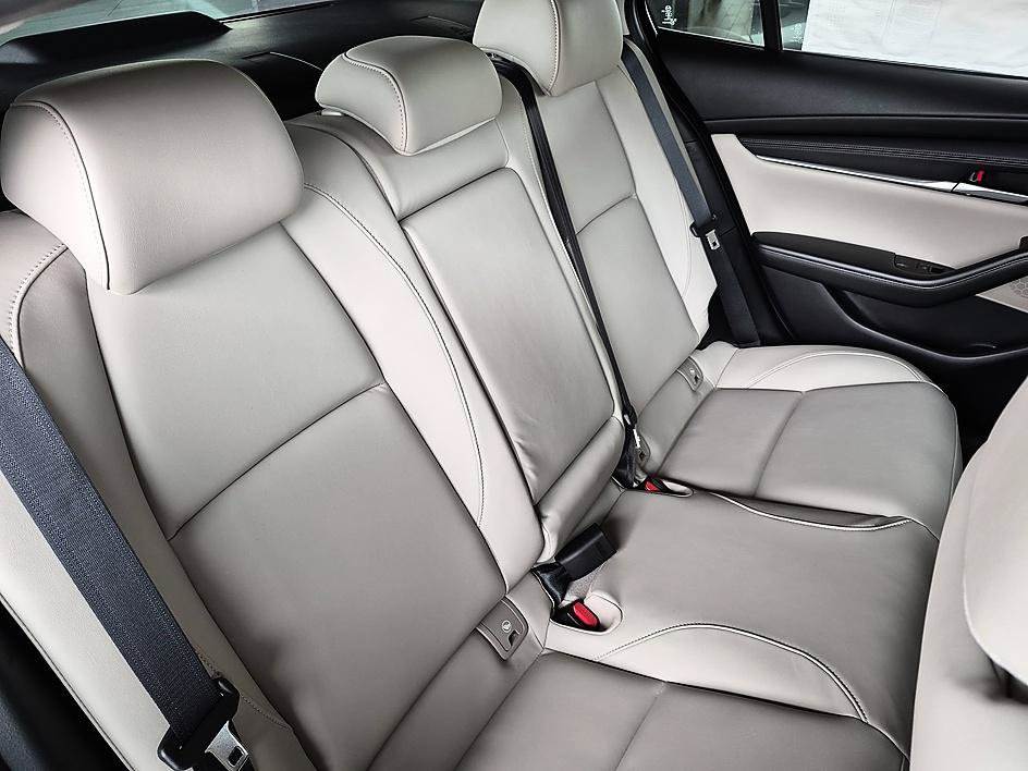New 2026 MAZDA MAZDA3 2.5 S Sedan w/ Preferred Pkg FWD image 33