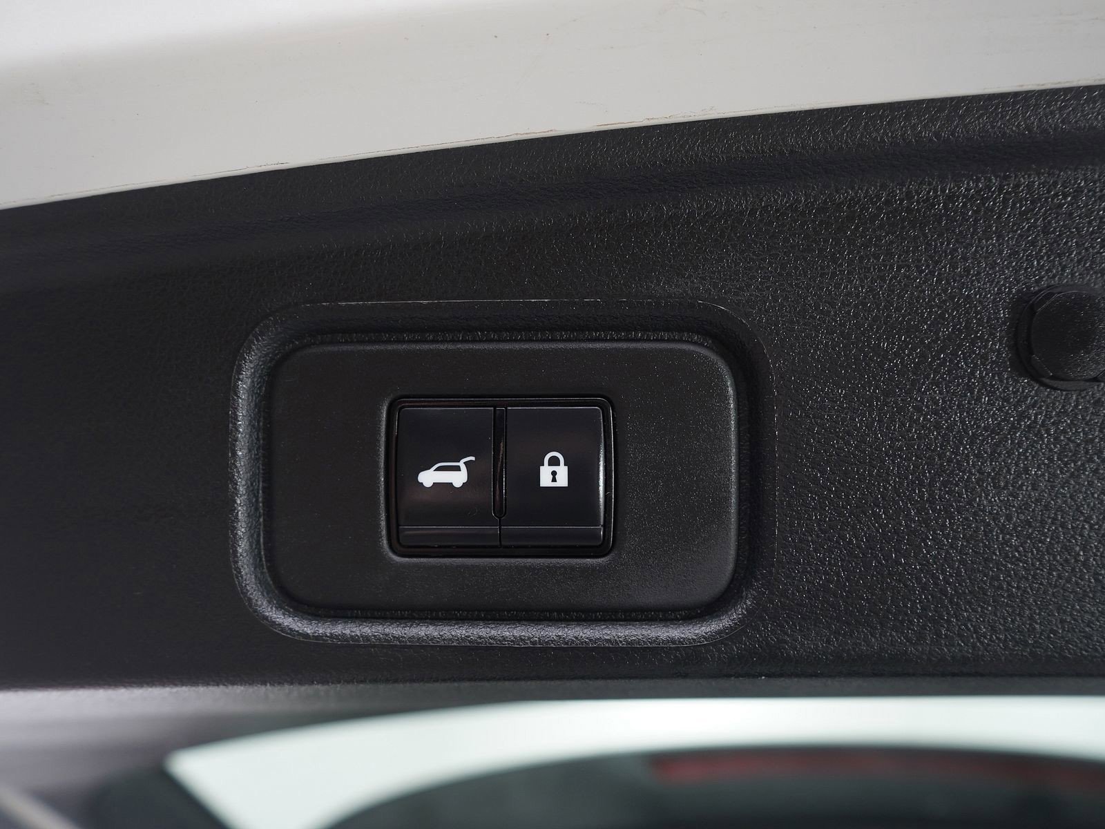 Used 2024 Nissan Pathfinder Platinum image 13