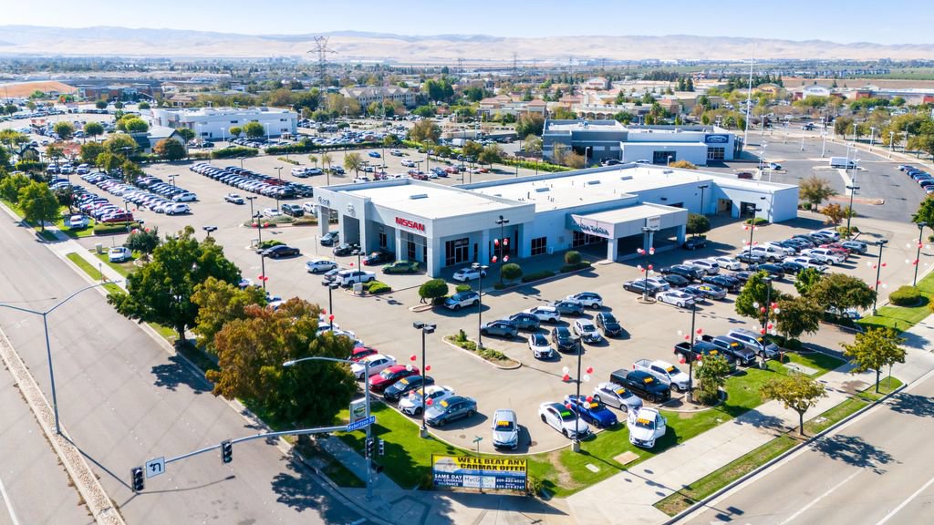 New 2025 Nissan Kicks SR image 11