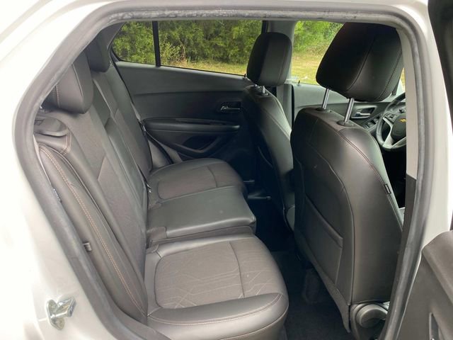 Used 2022 Chevrolet Trax LT w/ LT Convenience Package FWD image 32