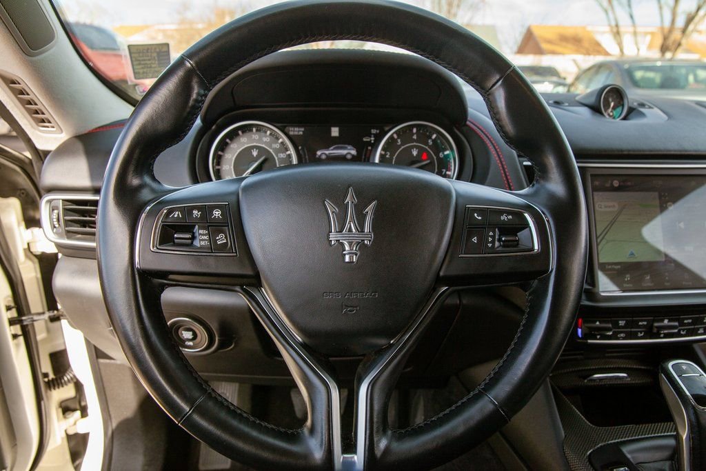 Used 2021 Maserati Levante GranLusso image 17