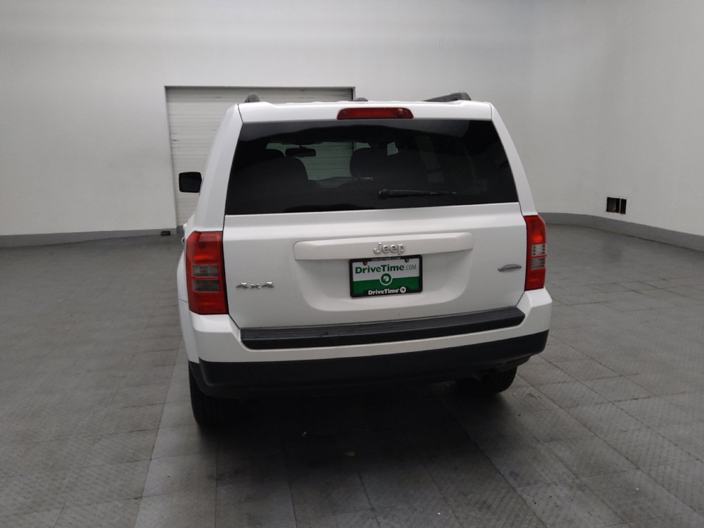 Used 2016 Jeep Patriot Latitude AWD/4WD image 6
