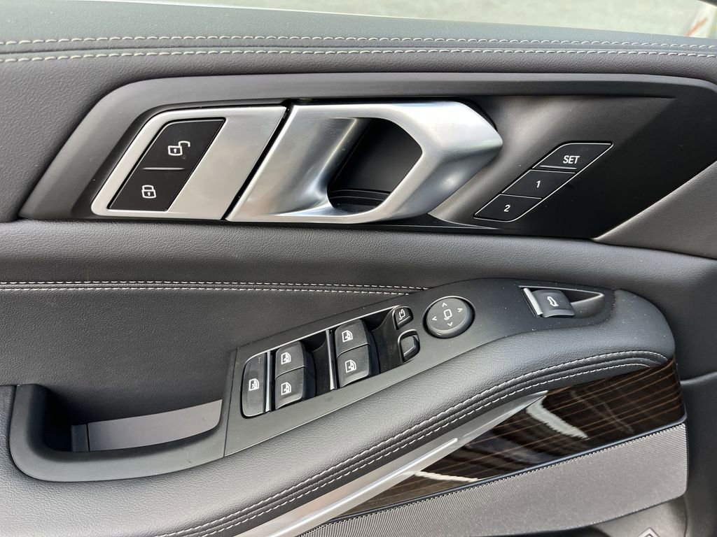 New 2026 BMW X5 xDrive50e image 13