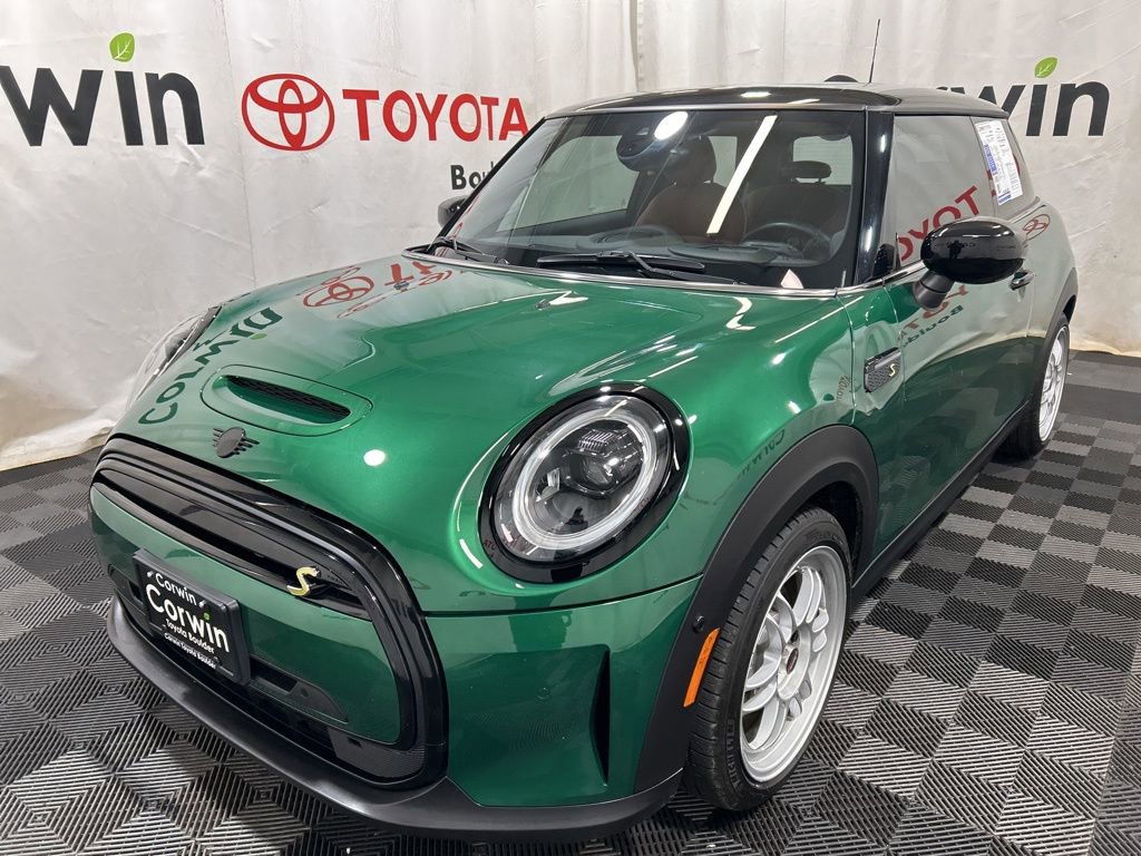 Used 2024 MINI Cooper SE image 3