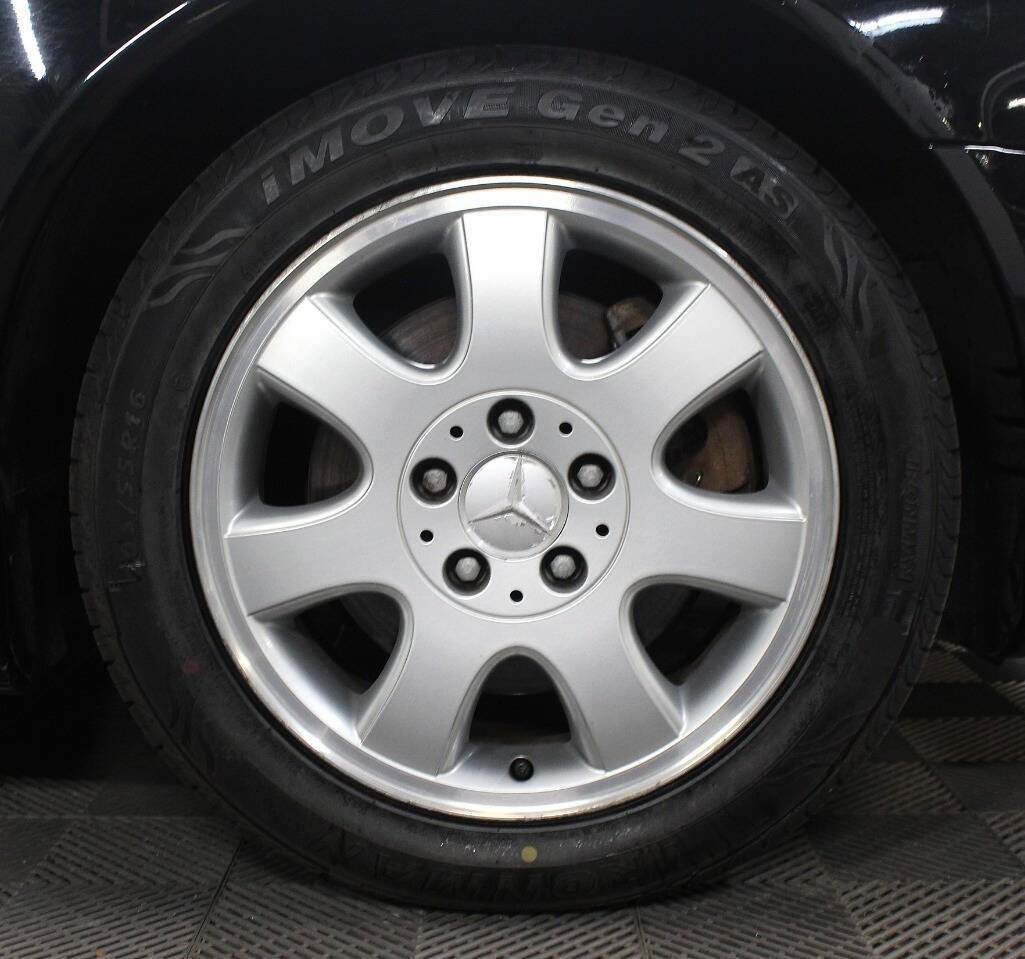 Used 2001 Mercedes-Benz CLK 320 Cabriolet image 26