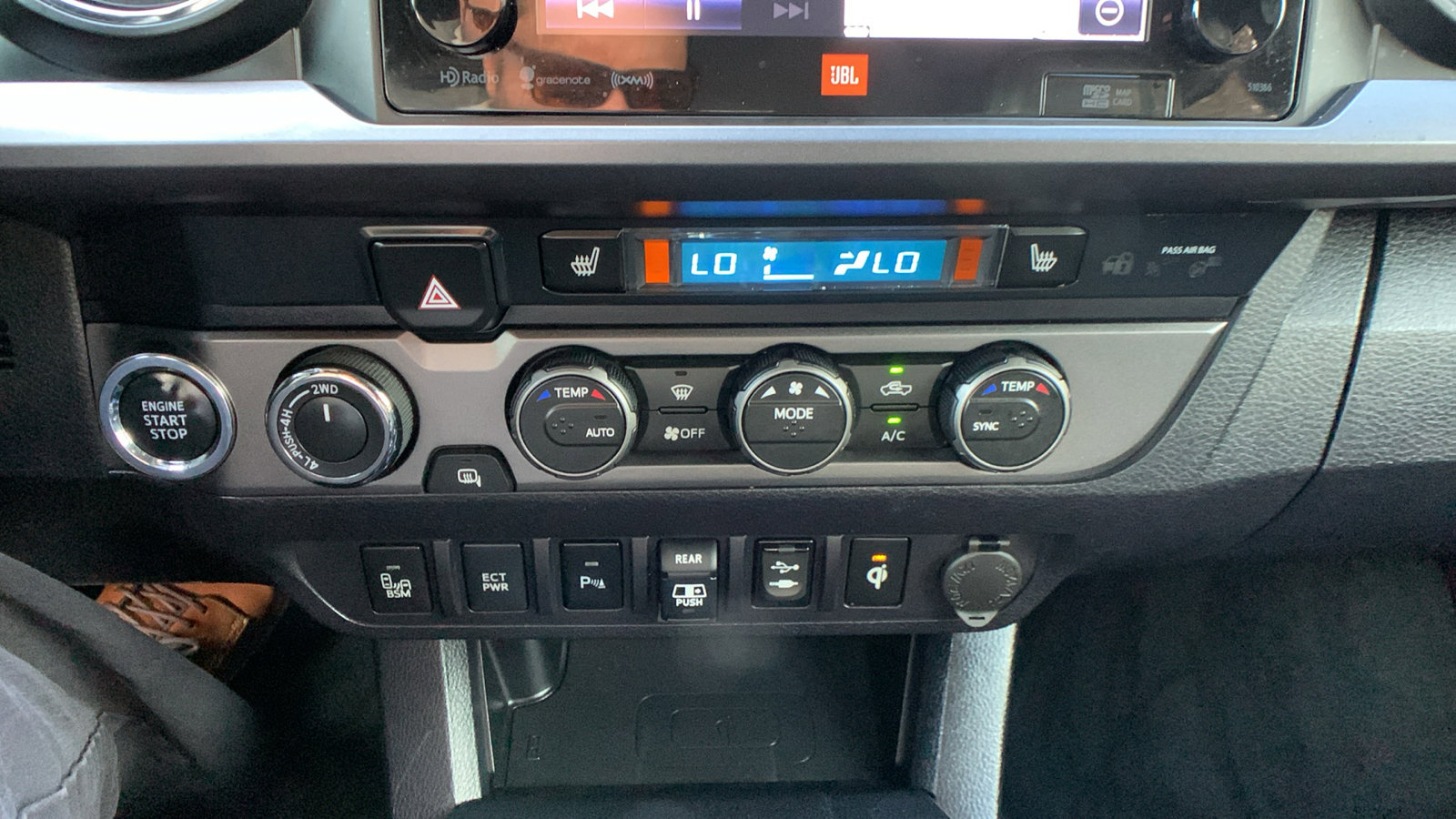 Used 2019 Toyota Tacoma TRD Off-Road image 16