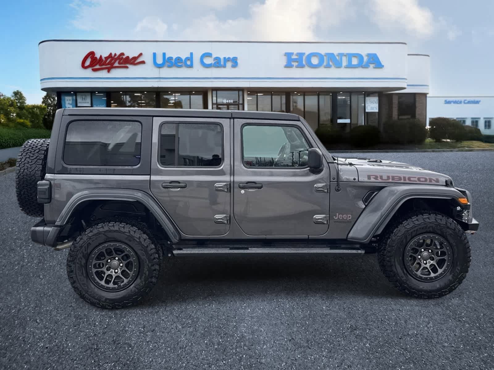 Used 2022 Jeep Wrangler Unlimited Rubicon w/ Xtreme Recon 35" Tire Package AWD/4WD image 6