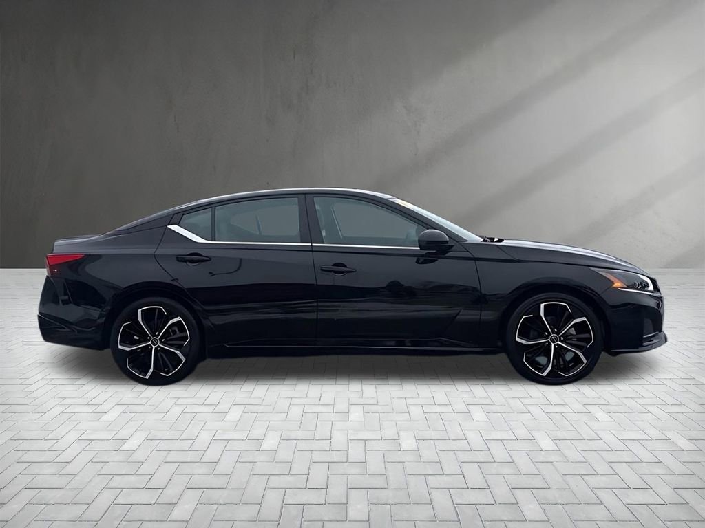 Used 2024 Nissan Altima 2.5 SR image 8