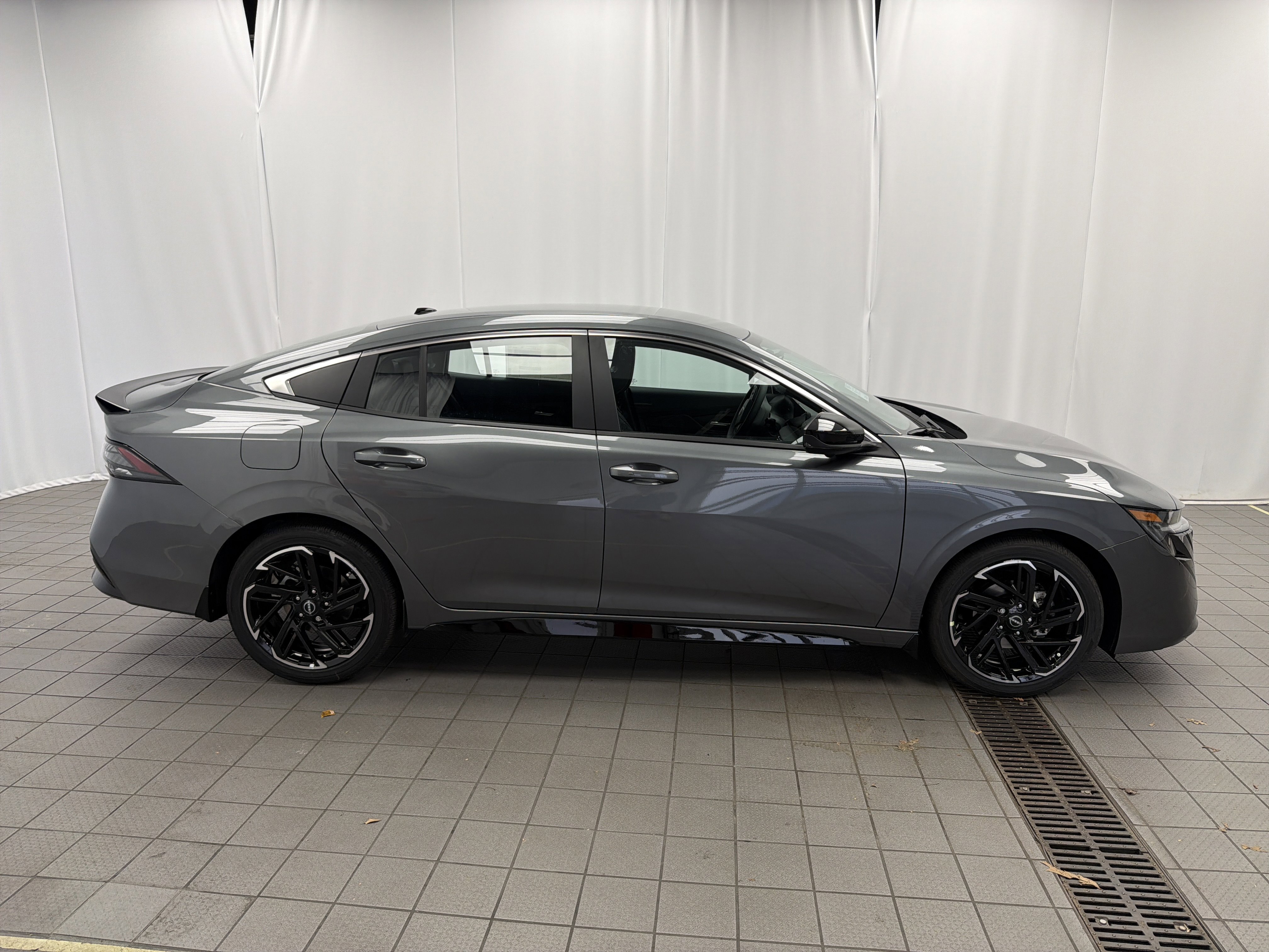New 2026 Nissan Sentra SR w/ SR Premium Package FWD image 4