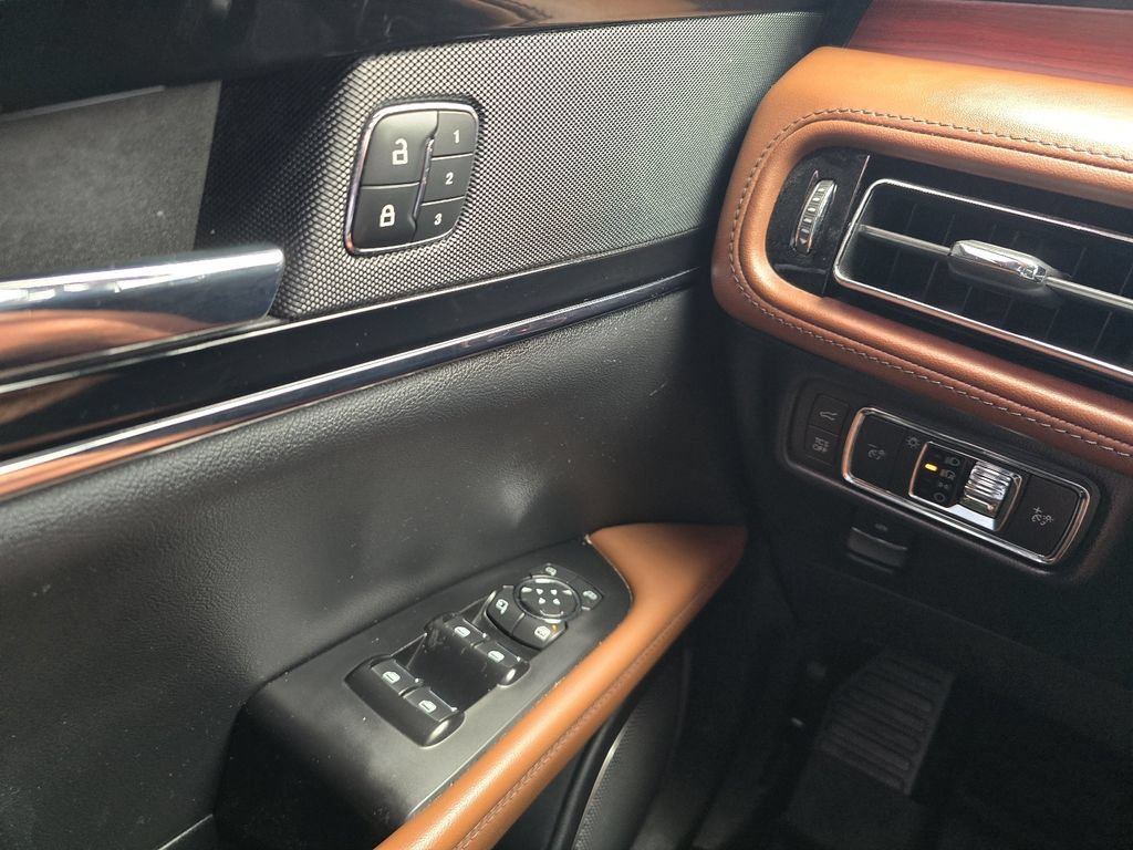Used 2022 Lincoln Nautilus Reserve AWD/4WD image 23