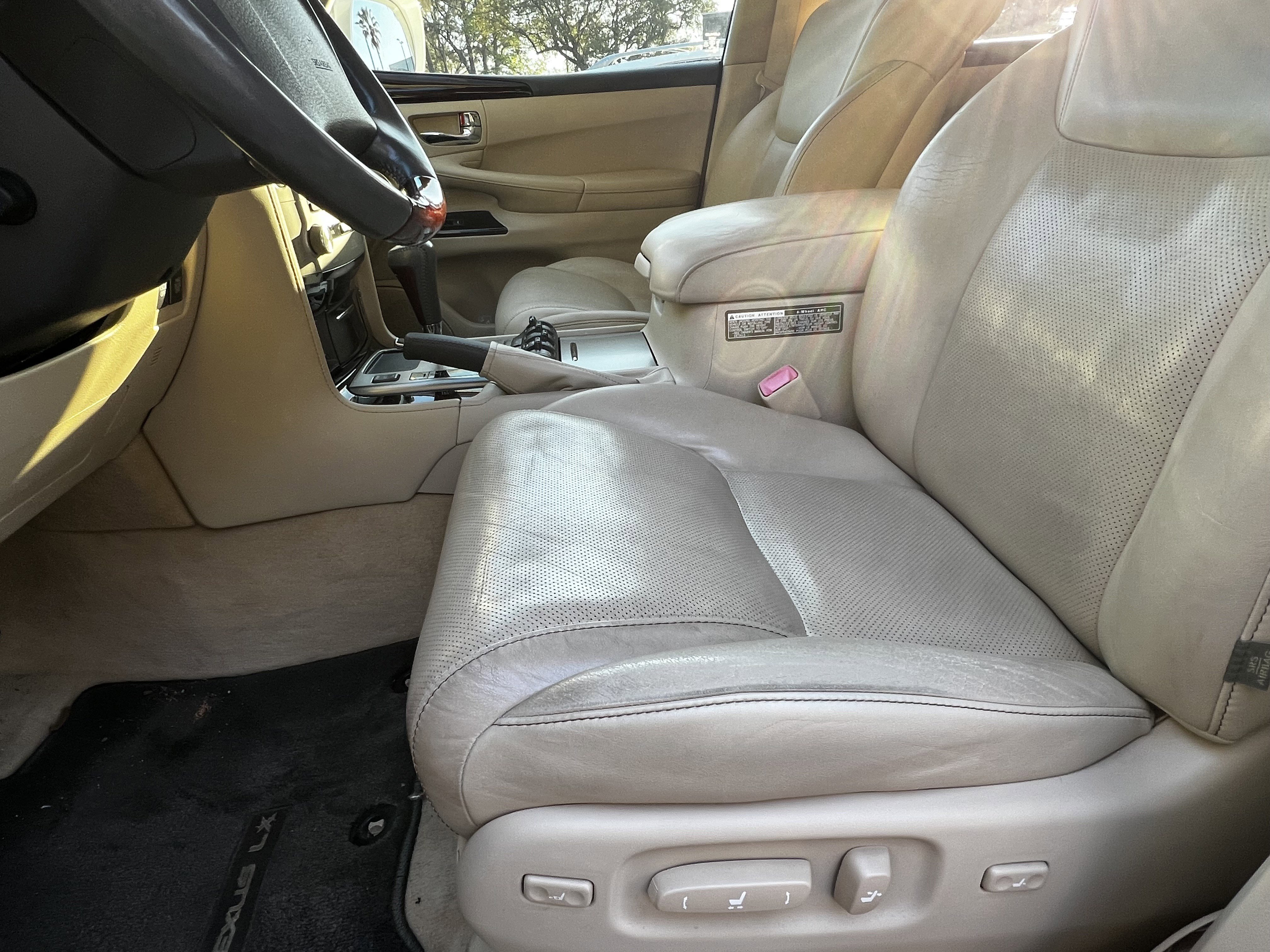 Used 2014 Lexus LX 570 4WD image 17