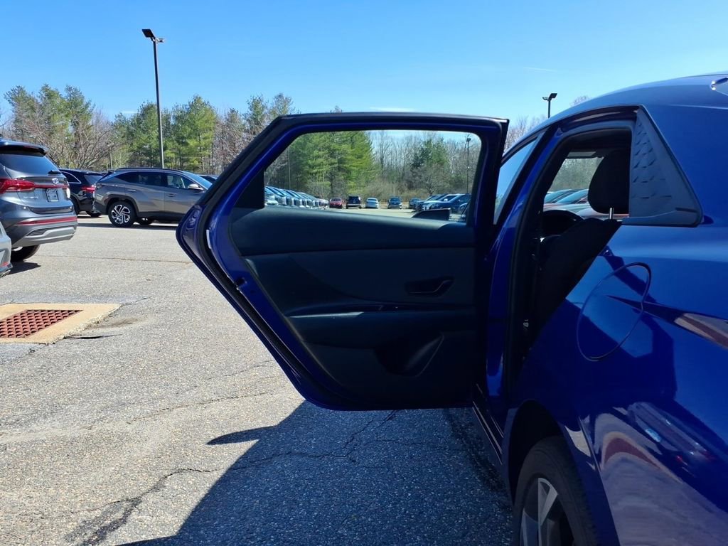 New 2025 Hyundai Elantra Sport image 13