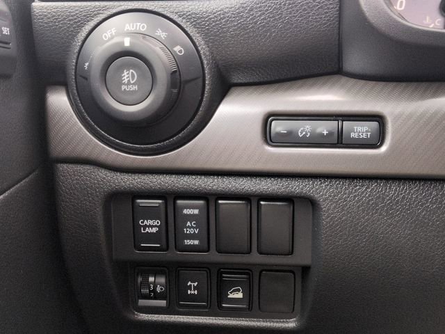 Used 2024 Nissan Titan PRO-4X w/ Pro-4x Convenience Package image 20