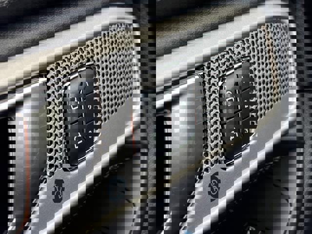 Used 2020 Ford Explorer Limited image 21