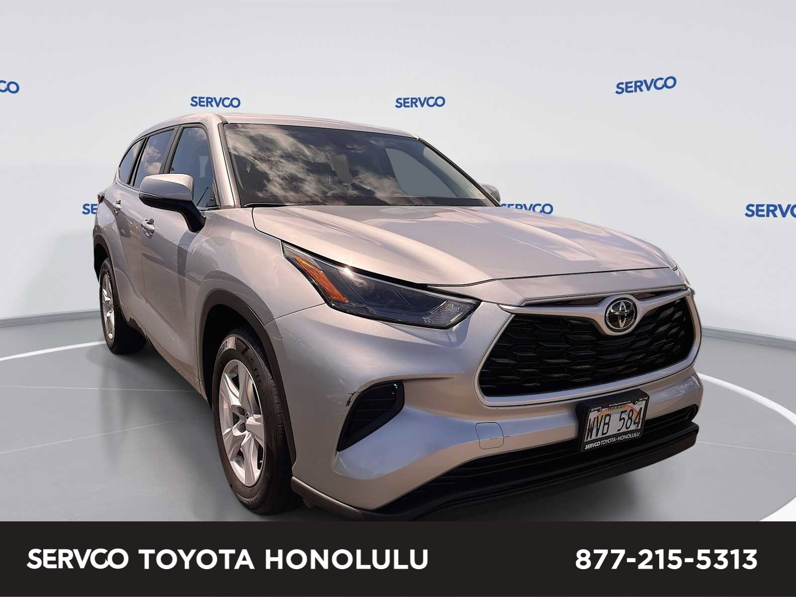 Used 2023 Toyota Highlander L FWD image 1