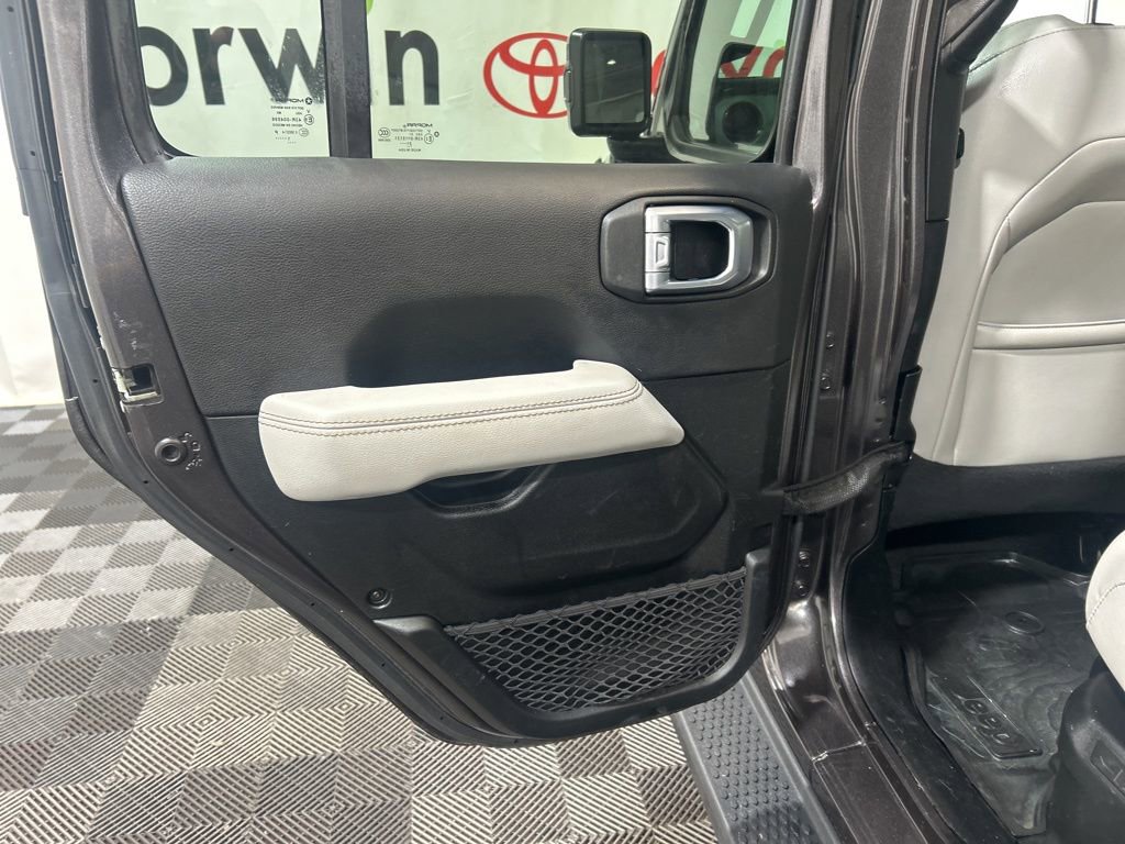 Used 2021 Jeep Wrangler Unlimited Sahara image 18