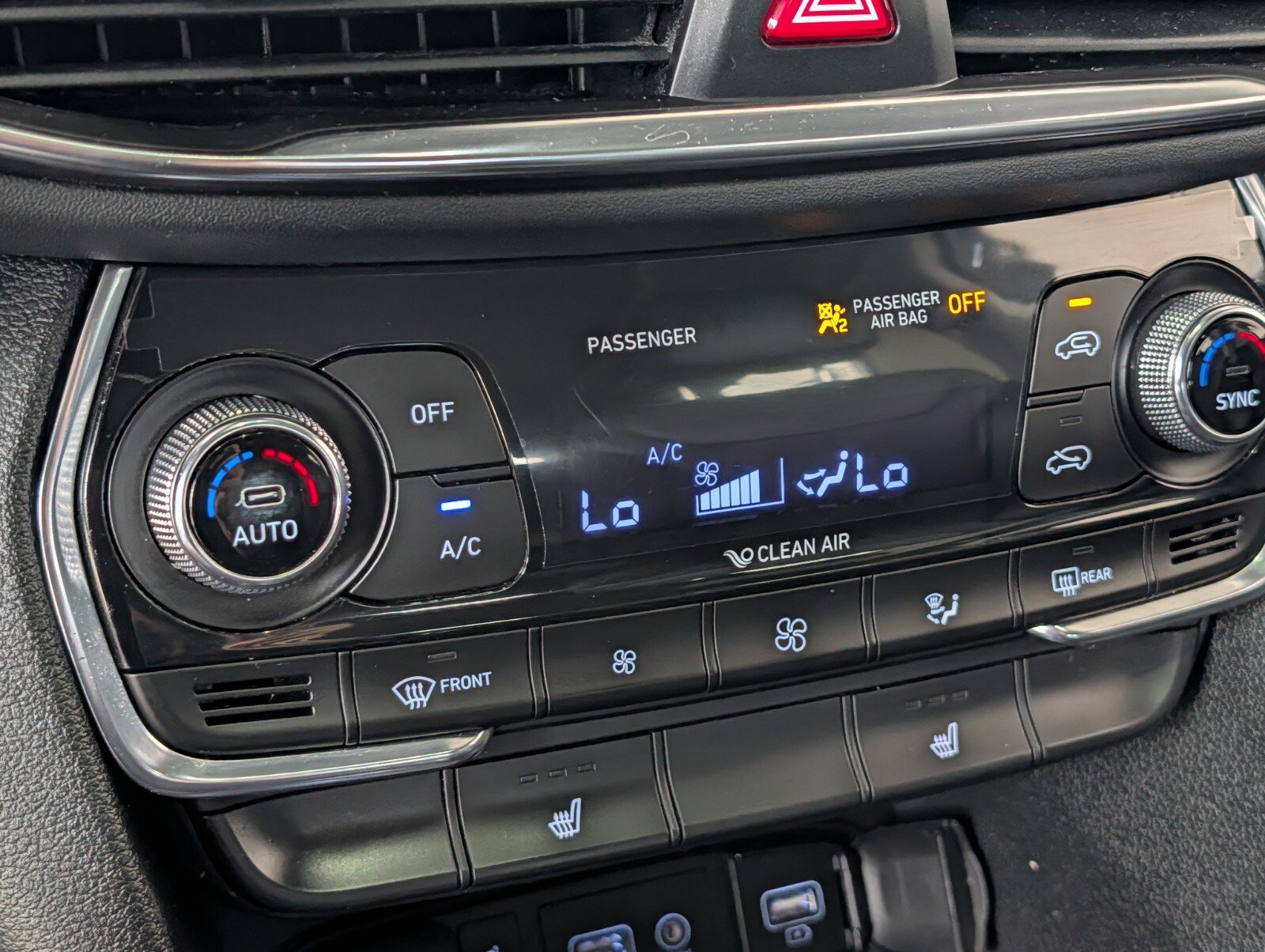 Used 2020 Hyundai Santa Fe SEL w/ Convenience + Premium Package AWD/4WD image 27