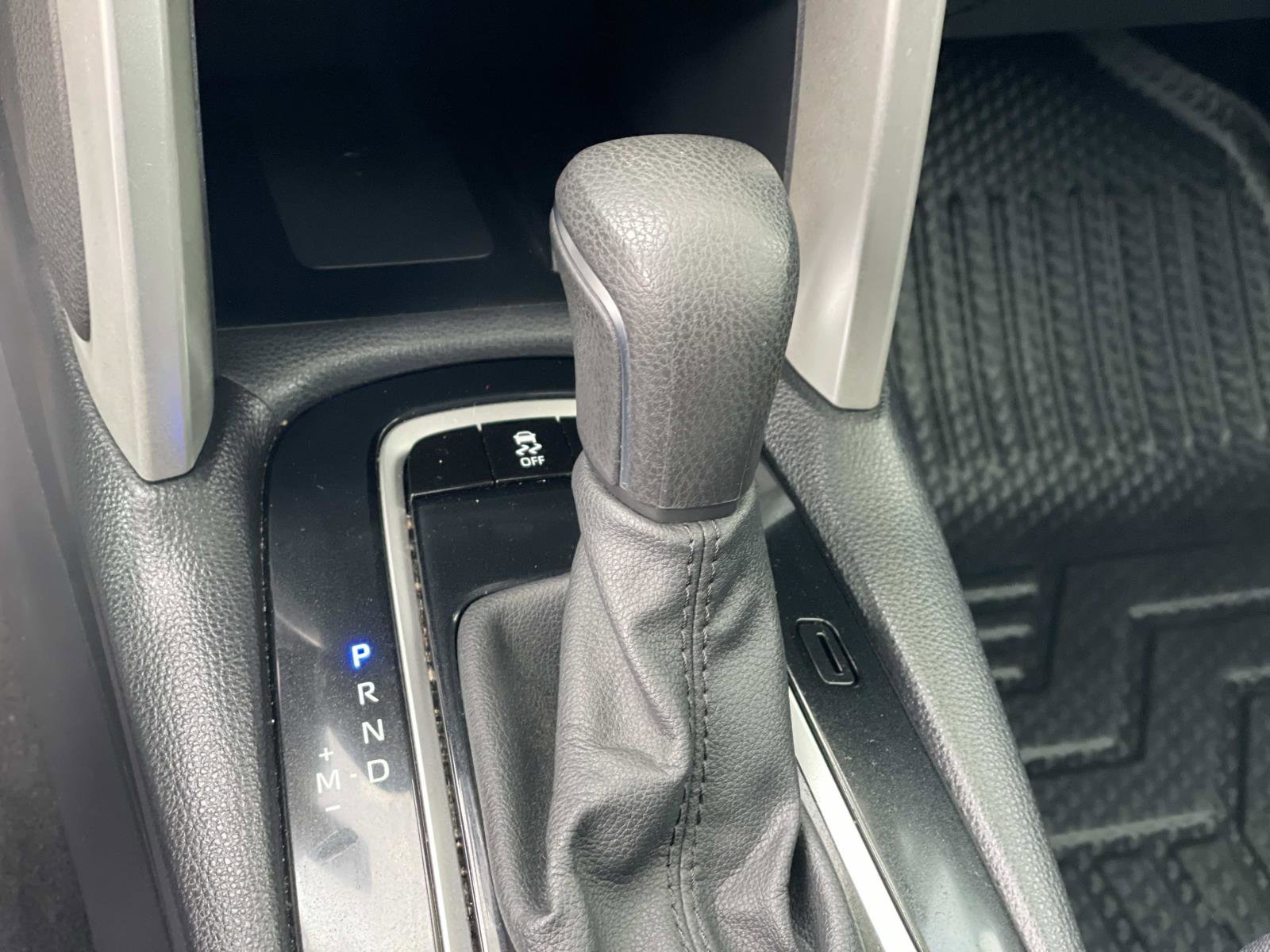 Used 2022 Toyota Corolla Cross LE image 11