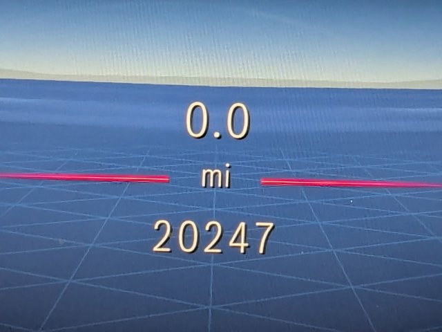 Used 2023 Mercedes-Benz GLC 300 image 3