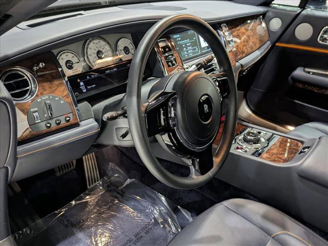 Used 2019 Rolls-Royce Dawn RWD image 9