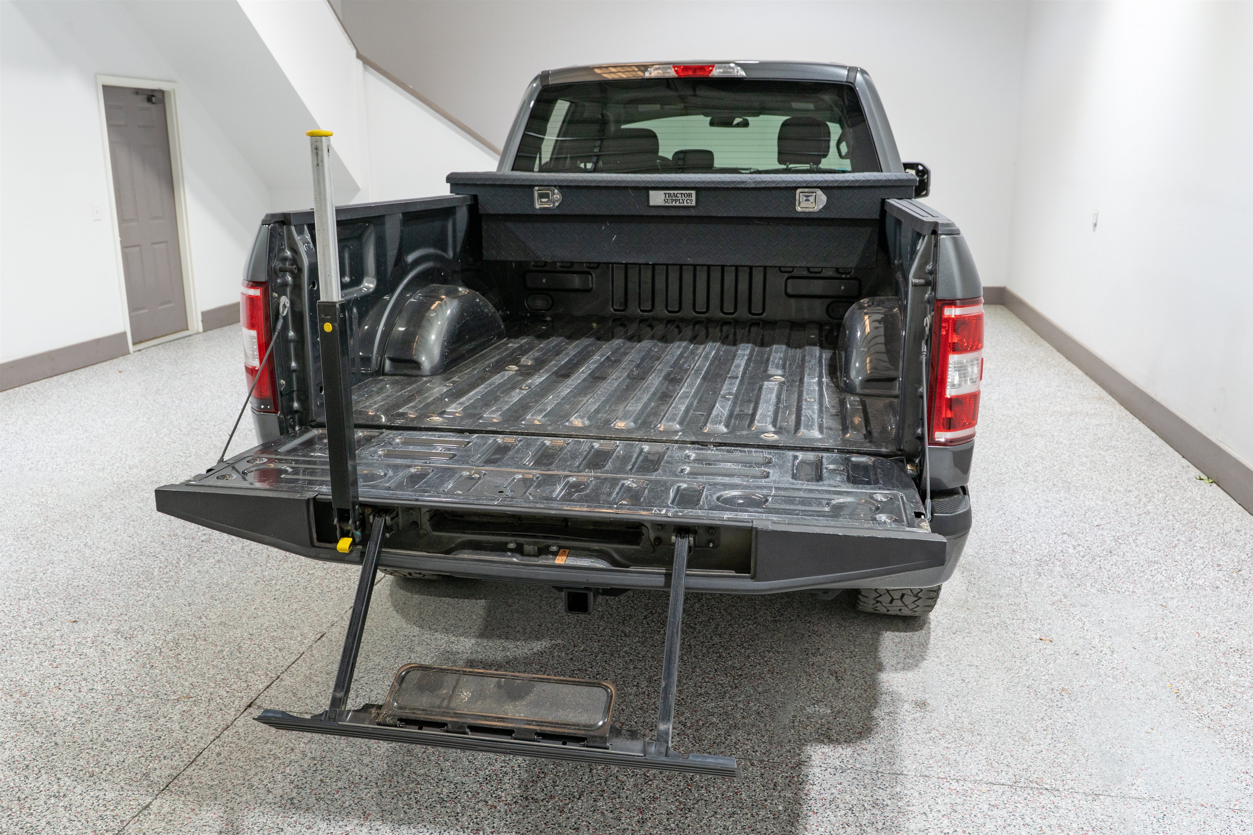 Used 2018 Ford F150 XL w/ Equipment Group 101A Mid AWD/4WD image 10