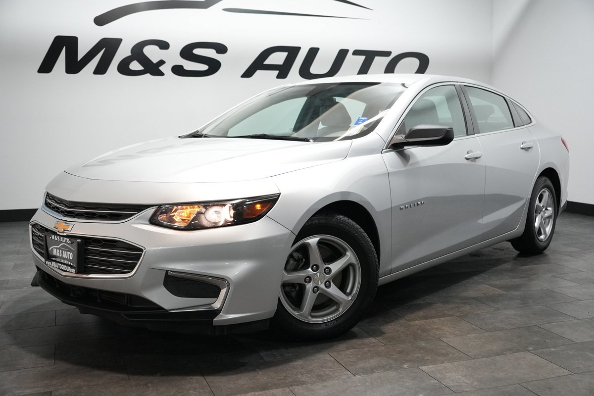 Used 2018 Chevrolet Malibu LS FWD image 2