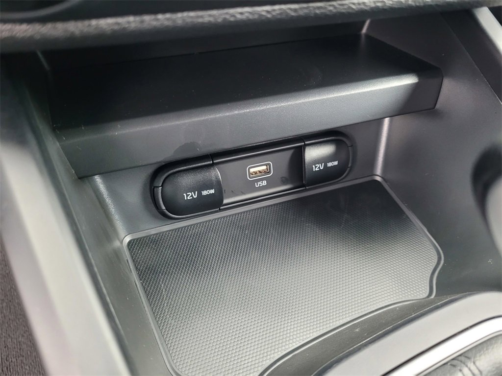 Used 2025 Kia Soul LX image 15