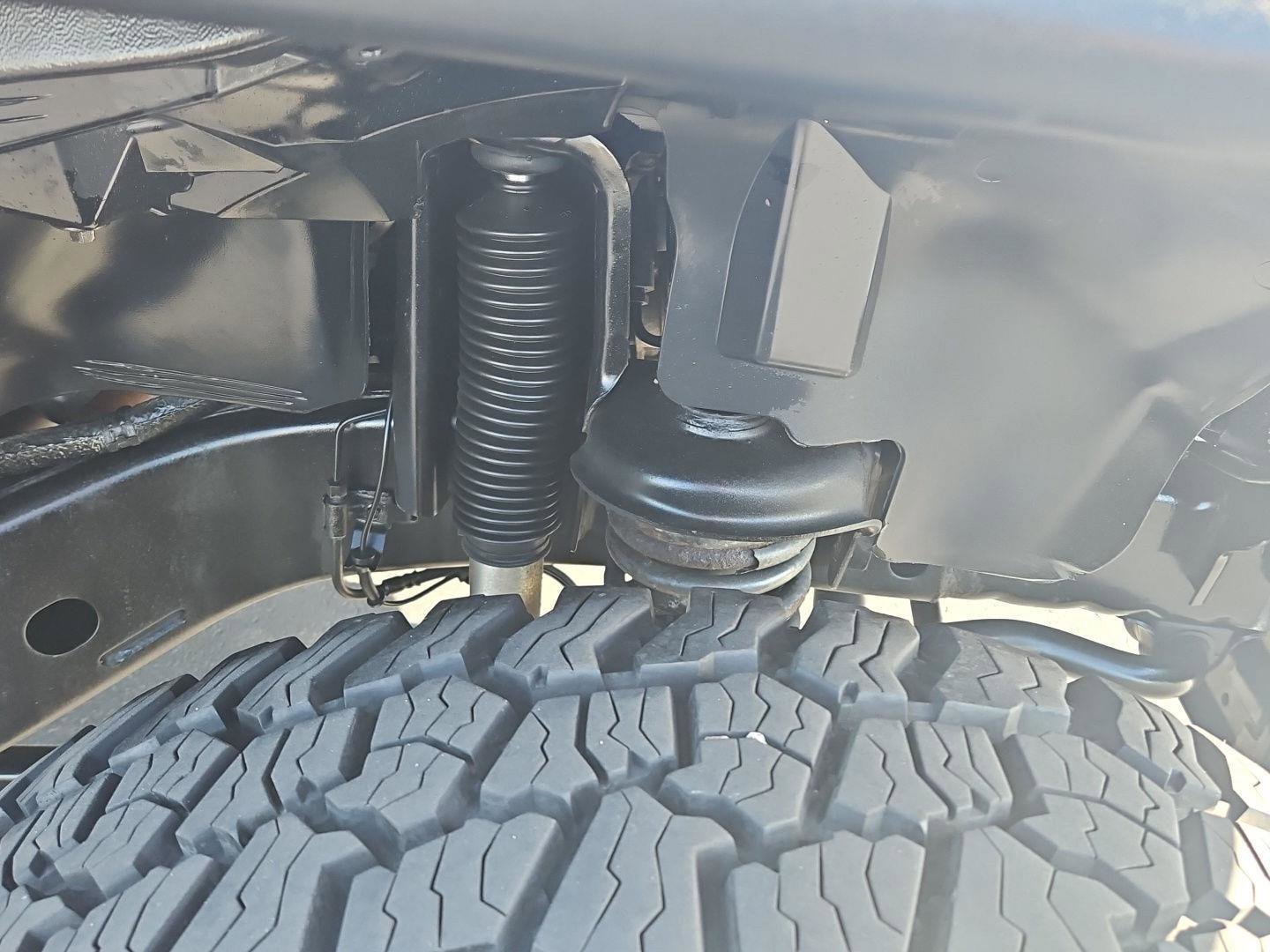 Used 2016 Jeep Wrangler Unlimited Rubicon w/ Connectivity Group AWD/4WD image 3