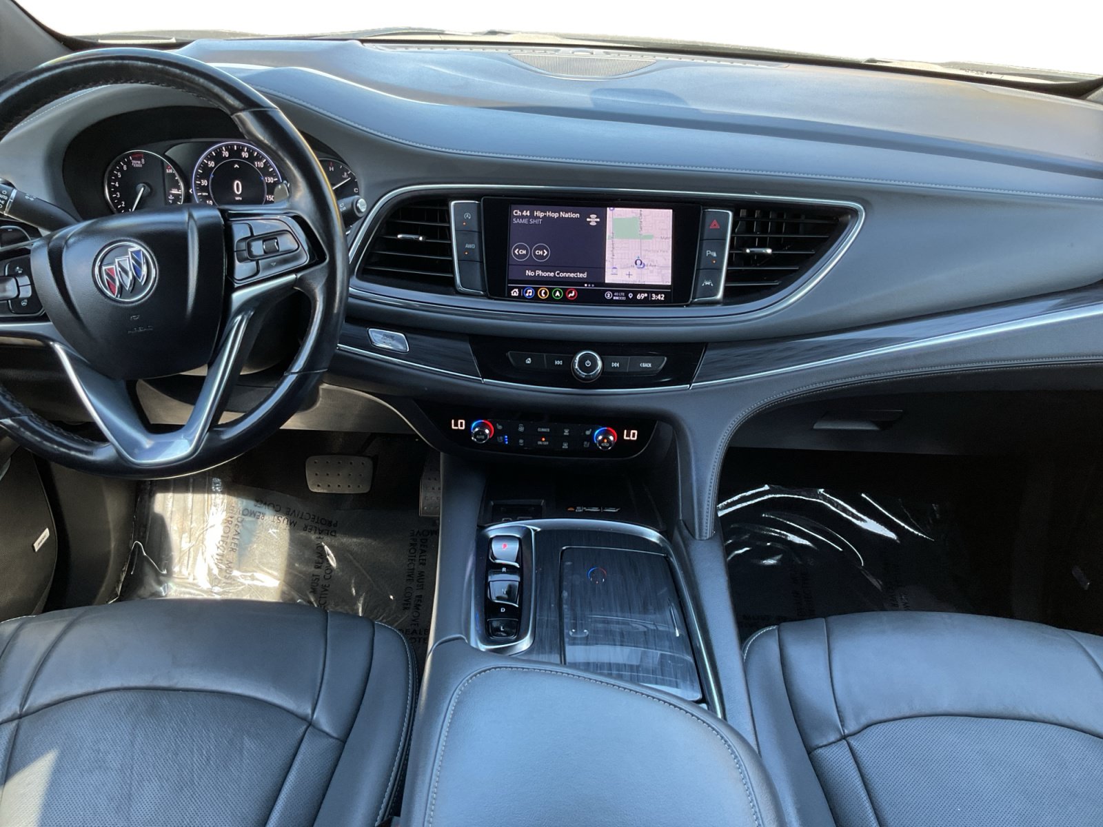 Used 2024 Buick Enclave Premium AWD/4WD image 10