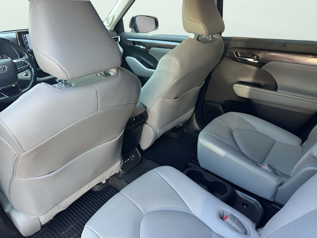 Used 2020 Toyota Highlander Limited AWD/4WD image 43