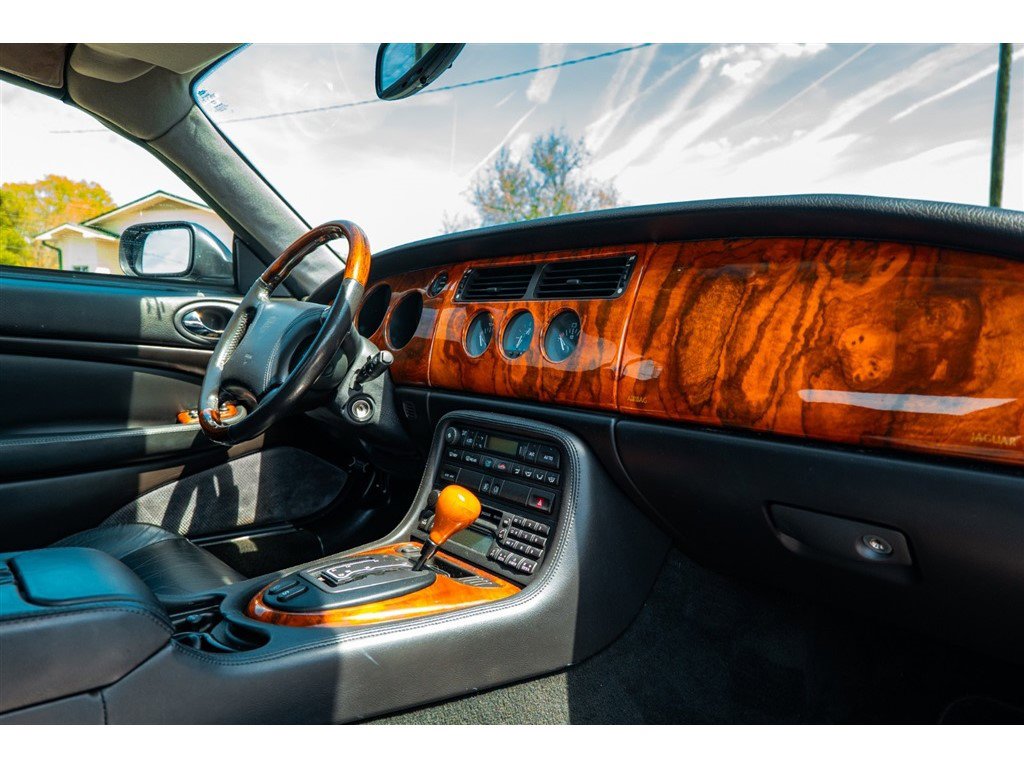 Used 1998 Jaguar XK8 Convertible image 30