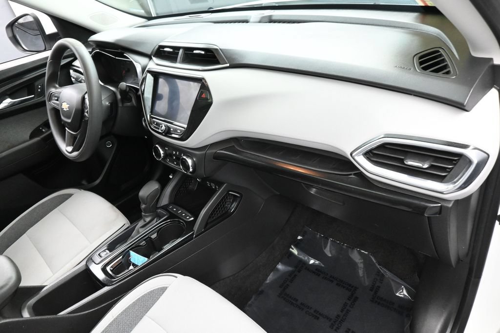 Used 2021 Chevrolet TrailBlazer LT w/ Sun and Liftgate Package FWD image 44