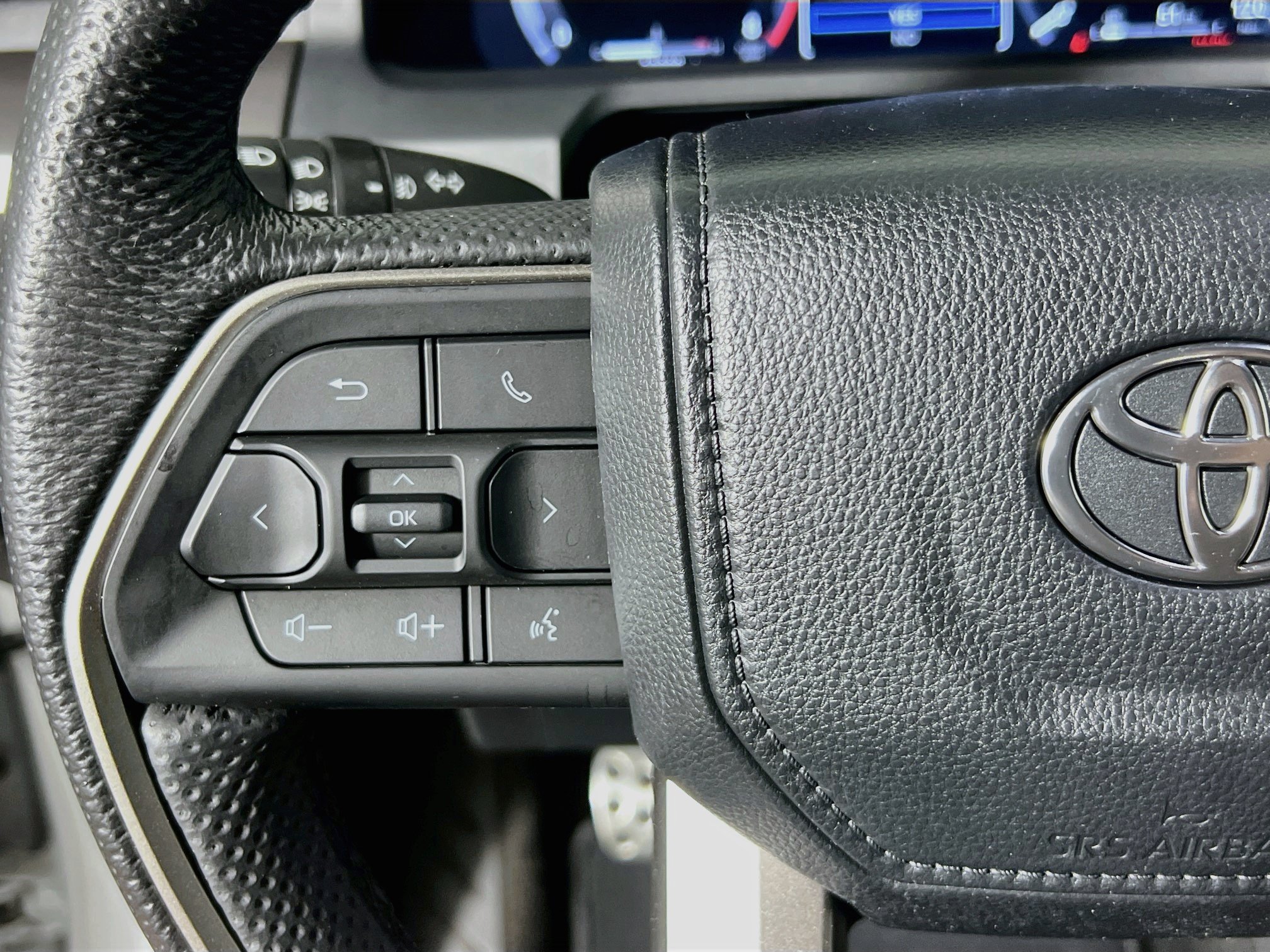 Used 2024 Toyota Tacoma TRD Sport AWD/4WD image 18