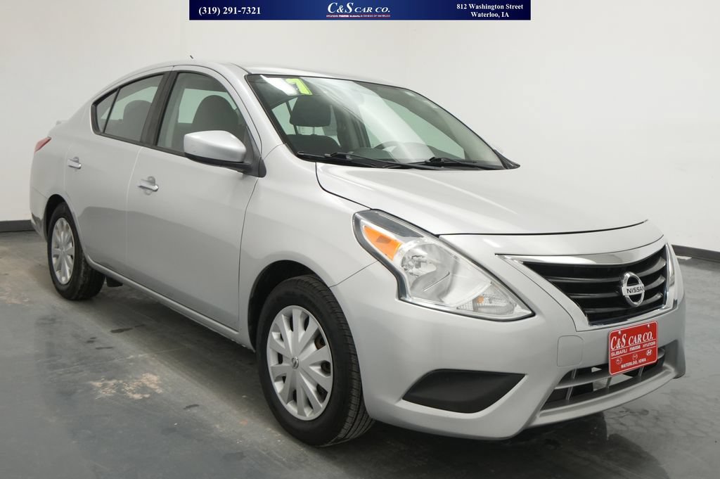 Used 2017 Nissan Versa SV FWD image 1