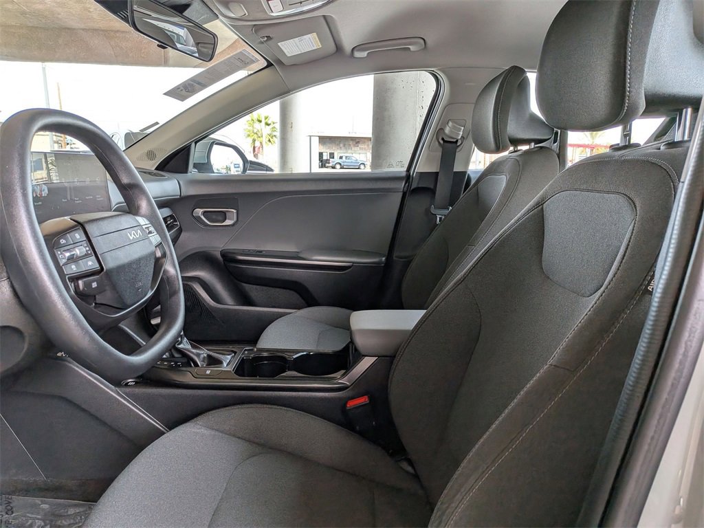 Used 2025 Kia K4 LXS image 22