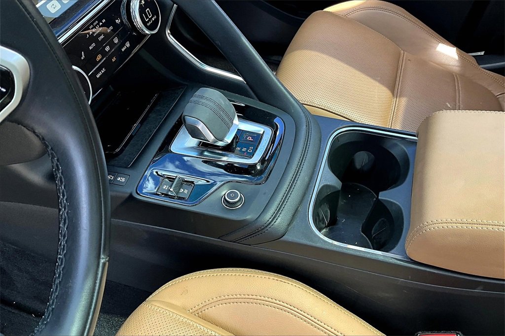 Used 2022 Jaguar E-PACE SE image 14