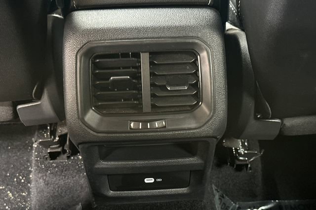 Certified 2023 Volkswagen Taos SE w/ Black Wheel Package image 16