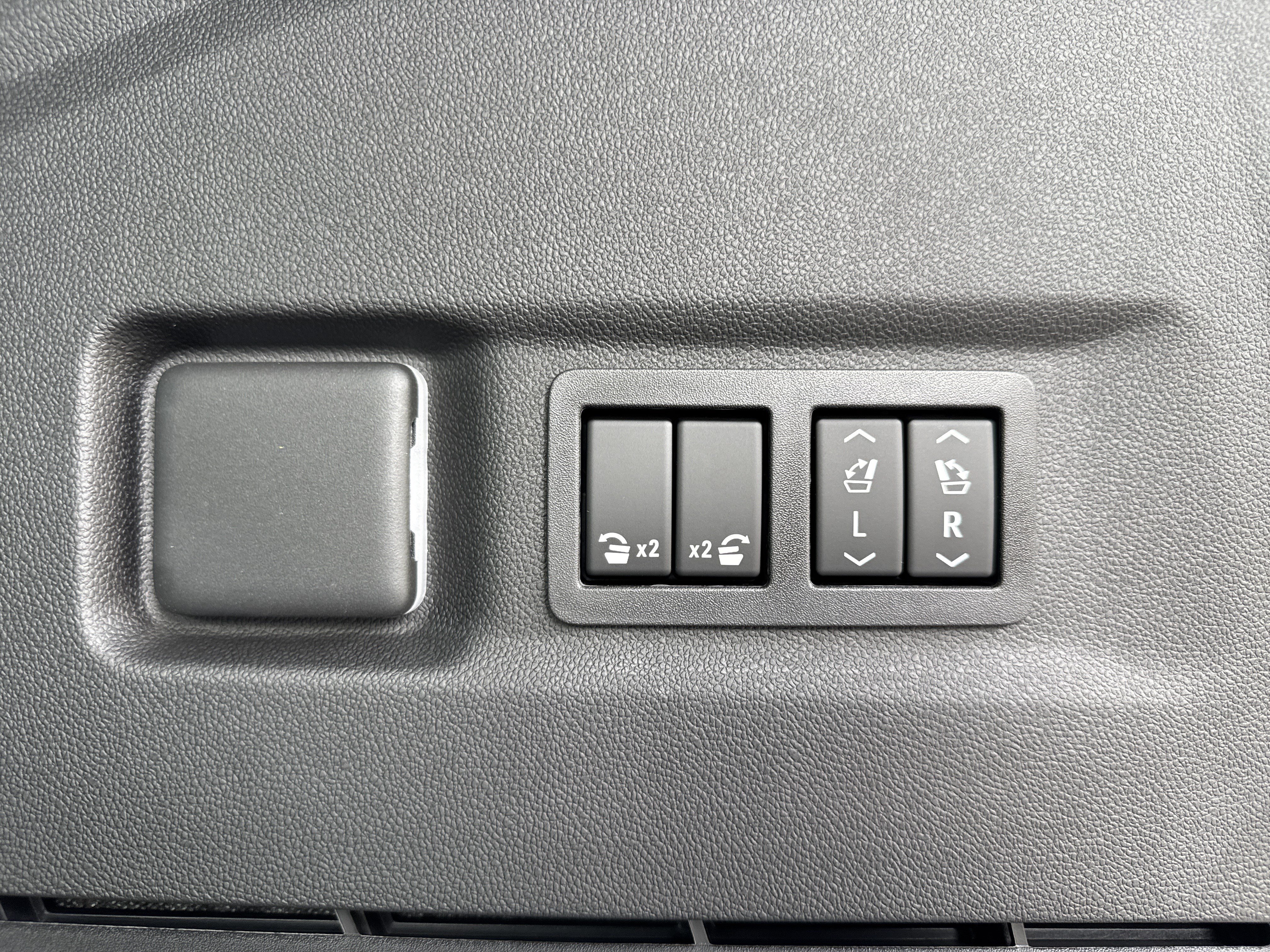 New 2026 GMC Yukon XL Denali AWD/4WD image 35