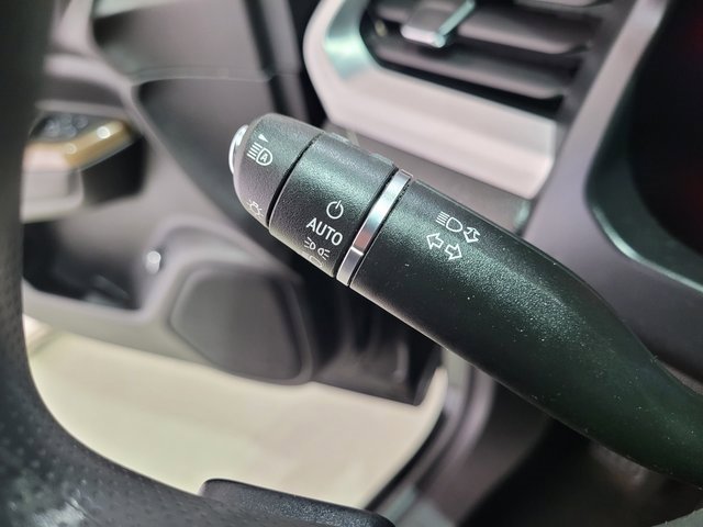 Used 2021 GMC Acadia SLE image 46