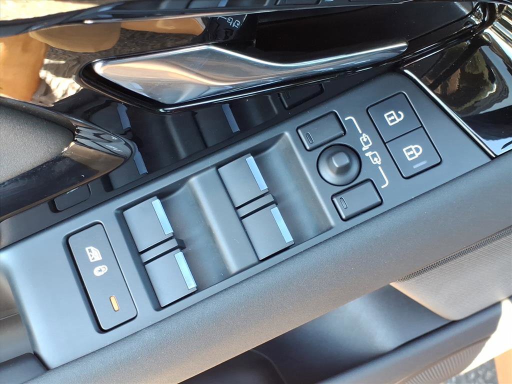 Used 2024 Land Rover Range Rover Evoque Dynamic SE image 20