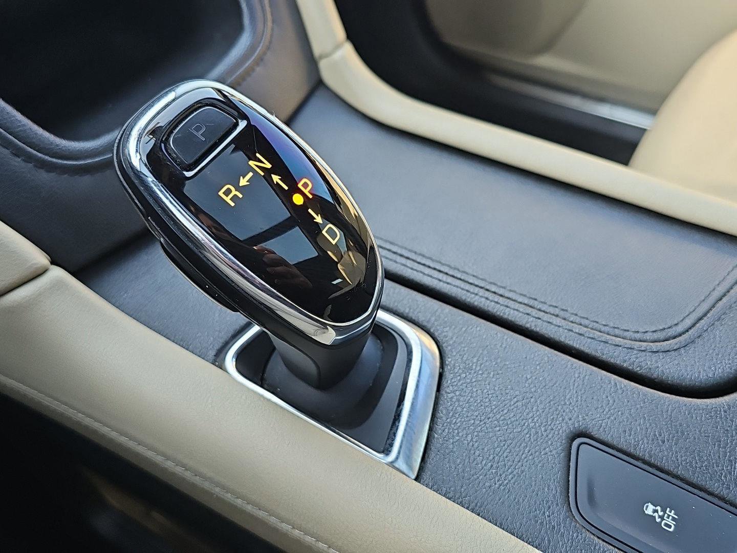 Used 2018 Cadillac XT5 Luxury w/ Driver Awareness Package image 20