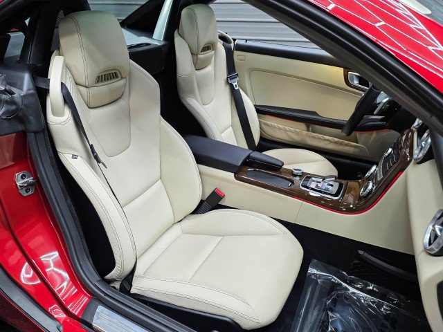 Used 2019 Mercedes-Benz SLC 300 image 16