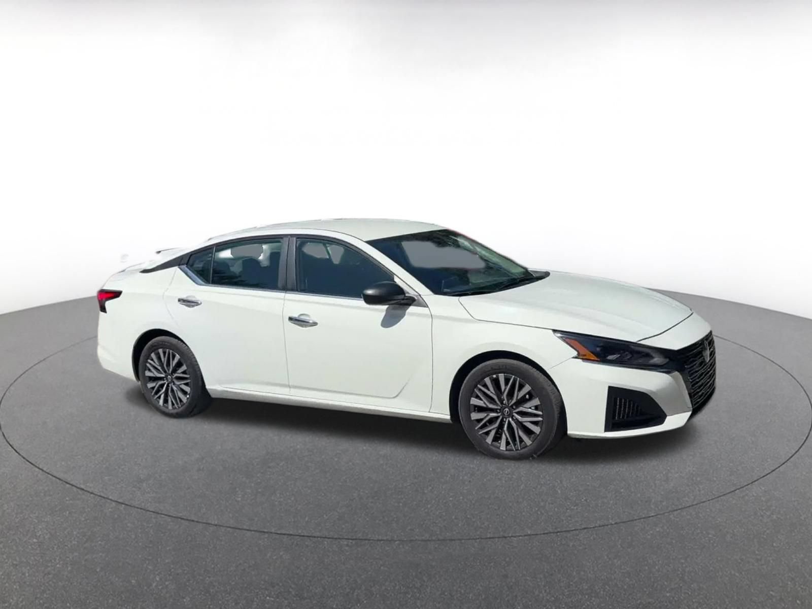 Used 2025 Nissan Altima 2.5 SV FWD video 2