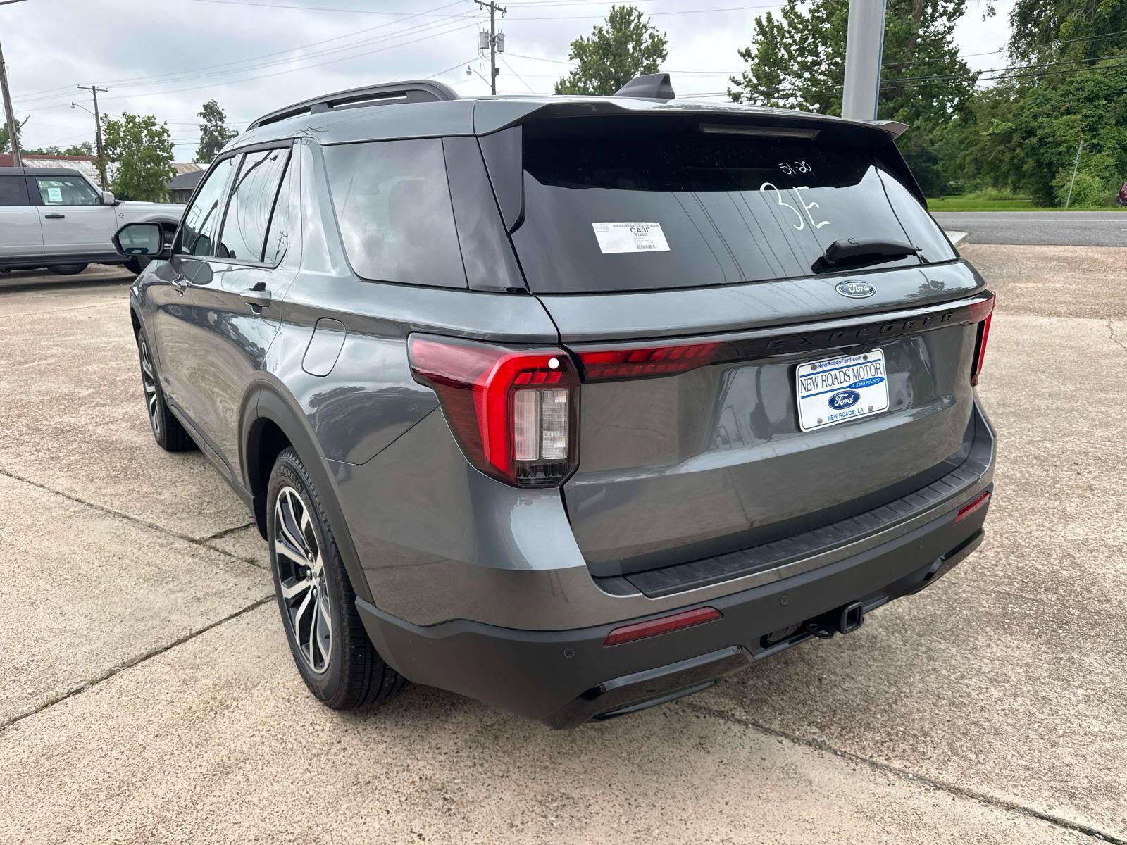 New 2026 Ford Explorer ST-Line RWD image 4