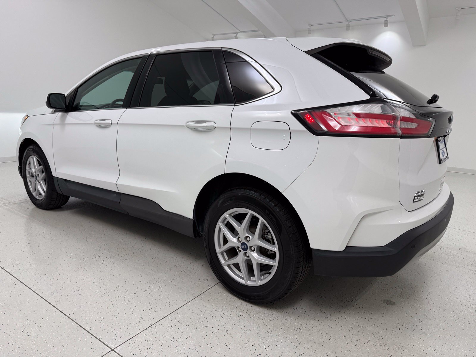 Used 2021 Ford Edge SEL FWD image 5