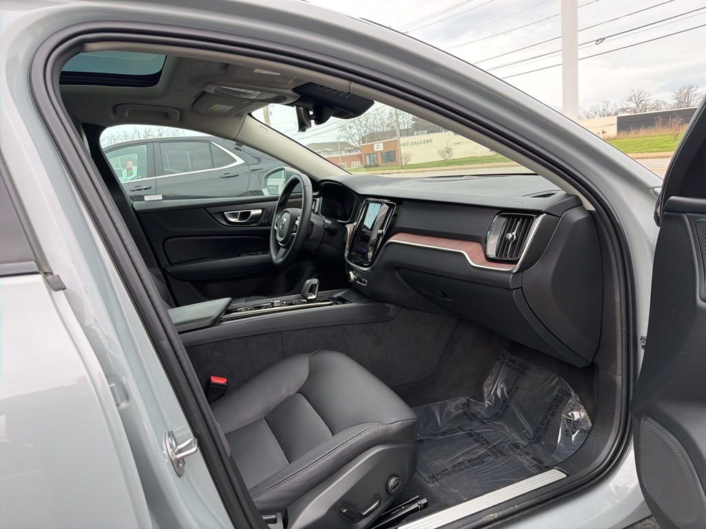 Certified 2024 Volvo V60 B5 Cross Country Plus w/ Protection Package Premier image 2