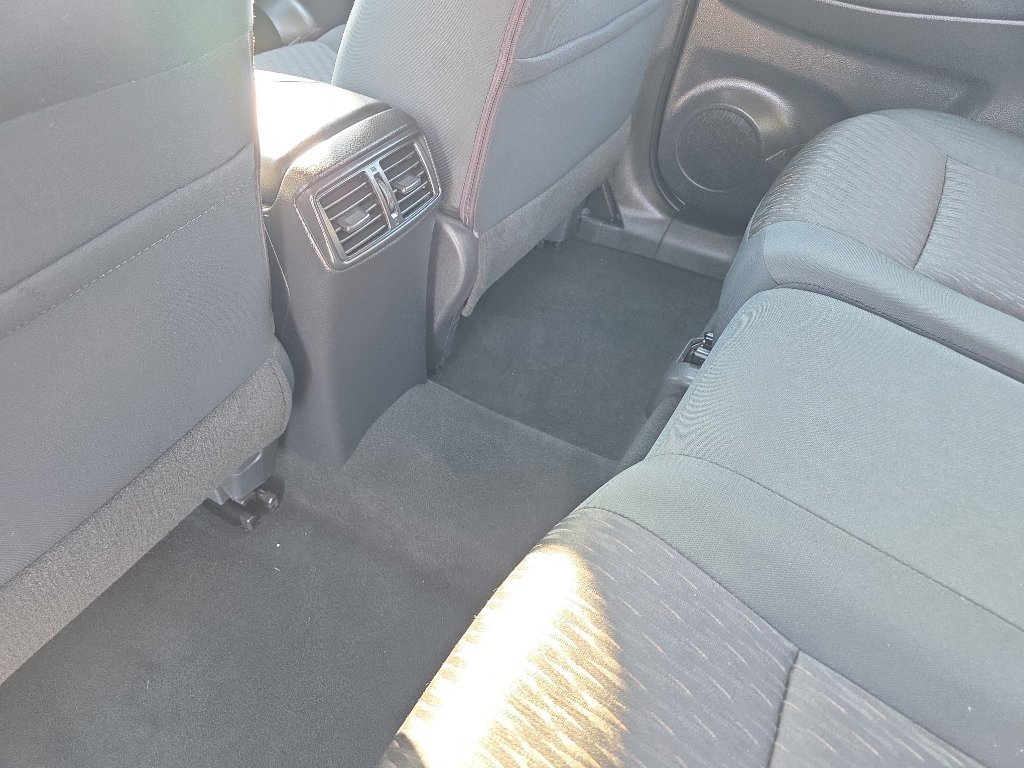 Used 2019 Nissan Rogue S image 17